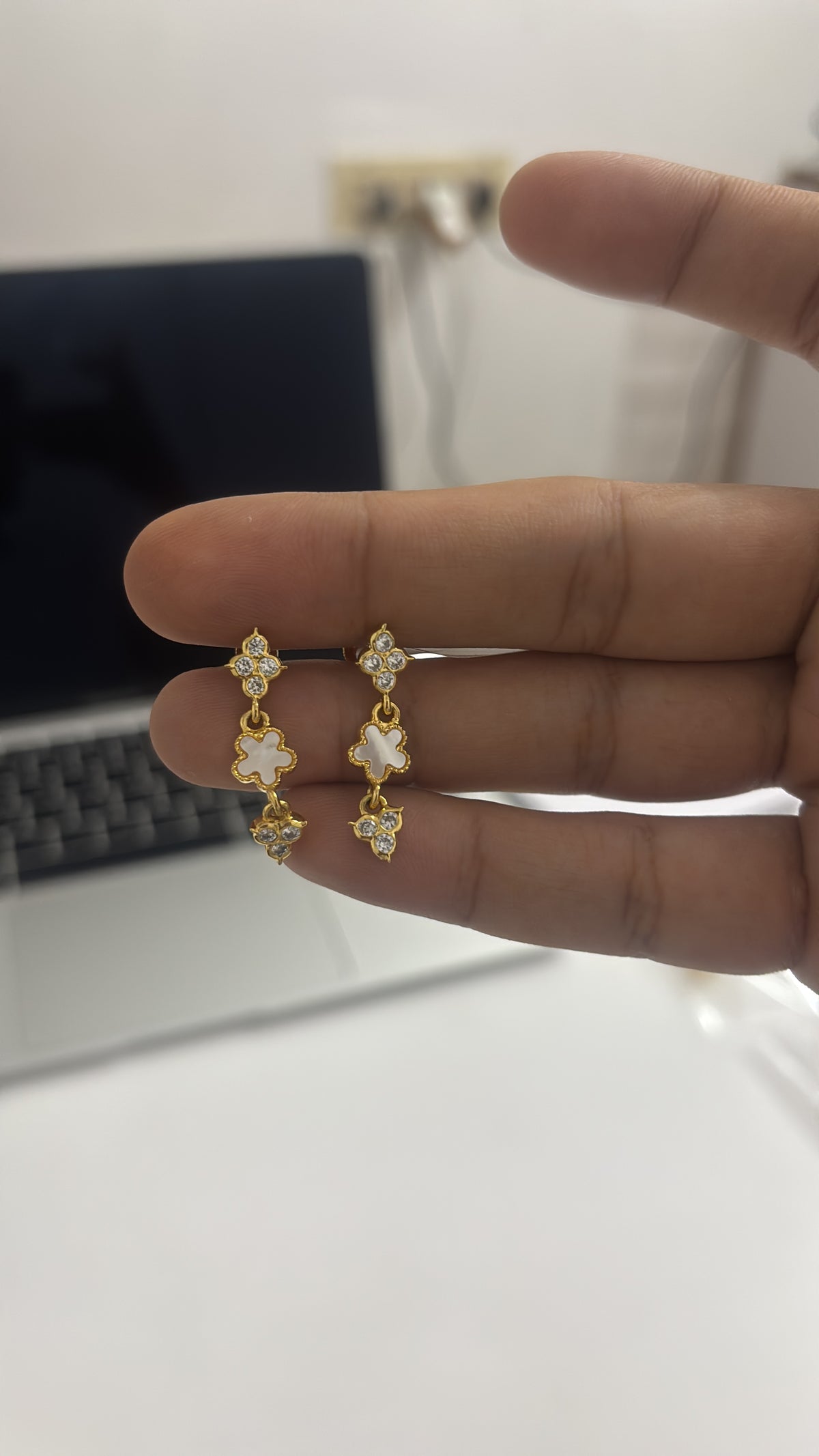 Muthumalar – Pearl-Tone Flower Drops