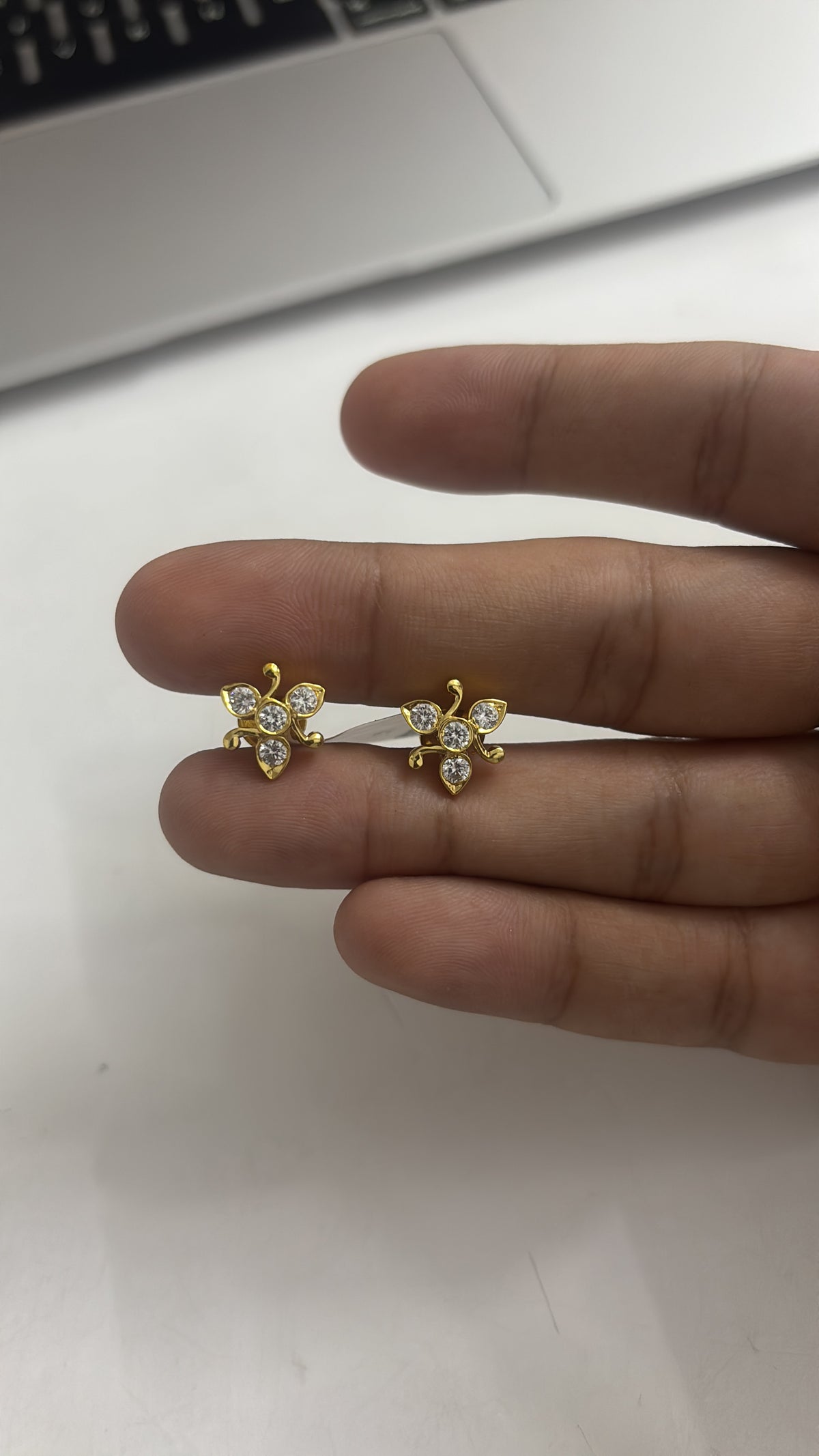 Bilva – Trefoil Leaf Studs